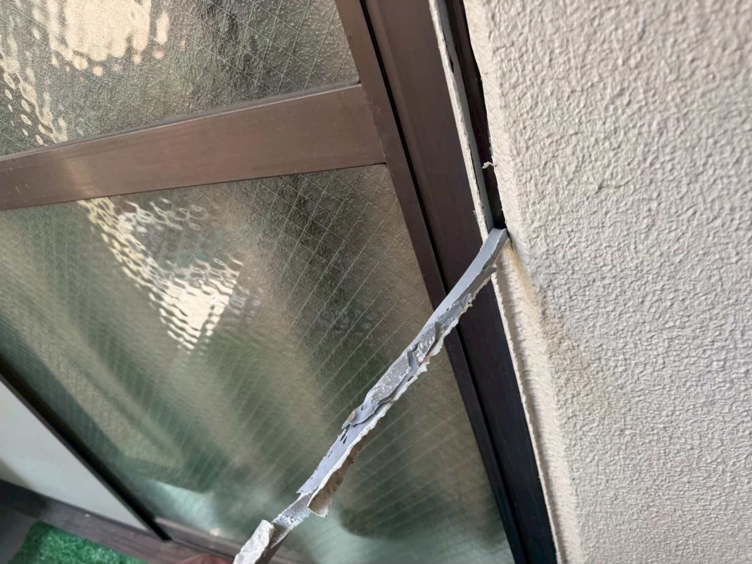 足立区 アパート 外壁シーリング 撤去作業